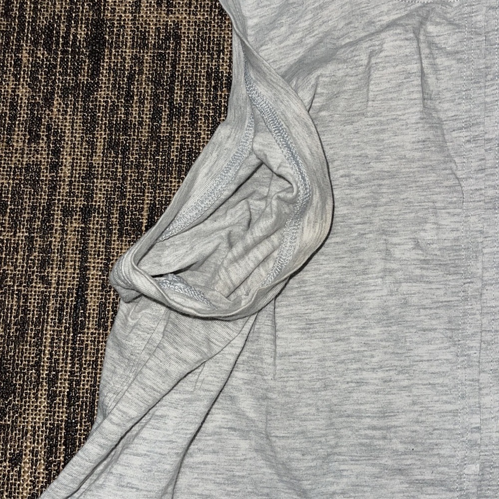 Lululemon tank - Picture 3 of 4
